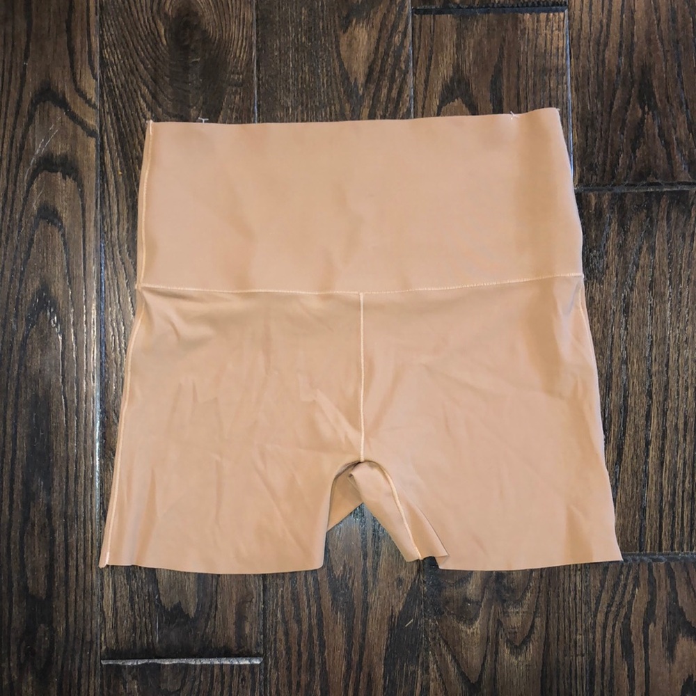 Curve Necessities tan shapewear shorts size 1X new without tags - Picture 6 of 6